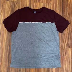 4 for $50 🎃 Old Navy Maroon & Grey Soft Wash Tee Mens Size Large